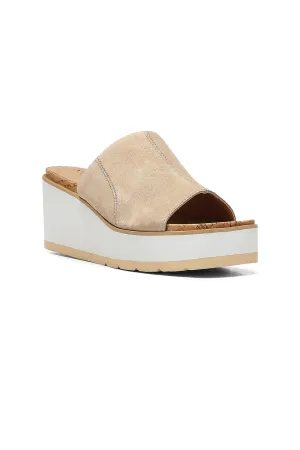 Rysa Wedge Sandals - Sand